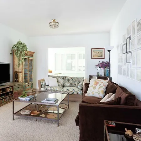 Frontline Cruz With Sea View *