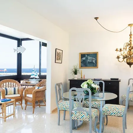 Frontline Cruz With Sea View 아파트